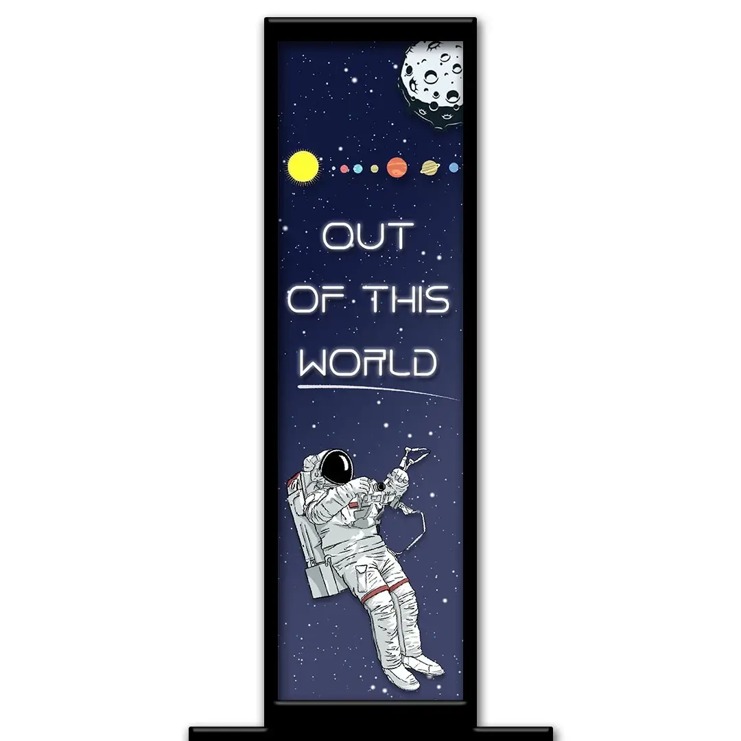 Out of this World photo booth pillar start screen