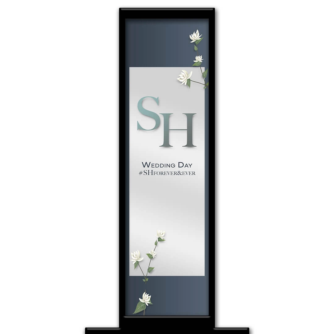 Forever Ever photo booth pillar start screen