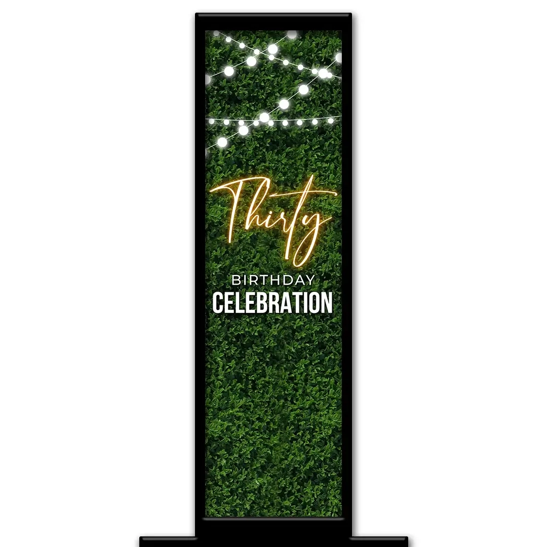 Grass Wall photo booth pillar start screen