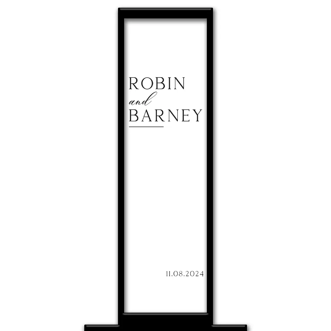 Minimalist One photo booth pillar start screen